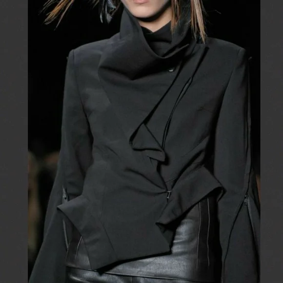 Ann Demeulemeester | Asymmetric Blazer with Oversized-lapel and Zip Details - Picture 1 of 15